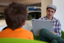 Elvis, caricaturiste en Lorraine